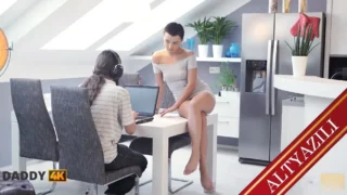 Penceresiz Kalan Evsiz Kız Kiralık Oda İlanına Gelip Hayatına Devam Etti